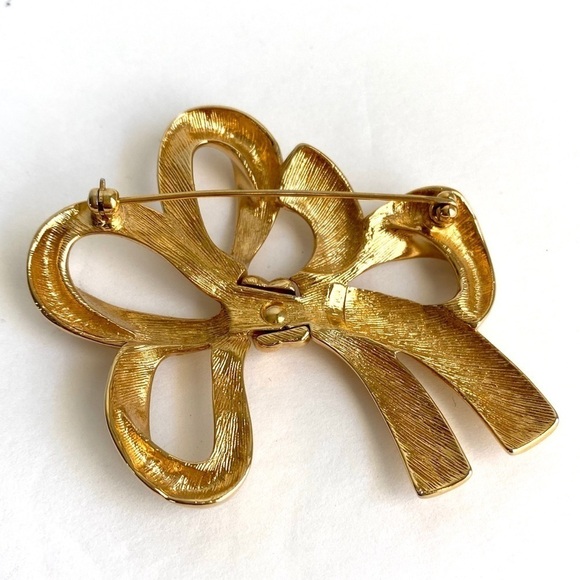 Vintage Monet Gold Tone Ribbon Brooch Pin - Picture 4 of 6